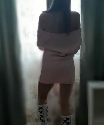 Живу в Москве, городе возможностей, где могу раскрыться в полной красе. Позволь мне удовлетворить твои самые сокровенные фантазии и фетиши. Мои услуги разнообразны: классика, оральный секс, анальный секс, эротический массаж и многое другое. Смотрите мои фото, чтобы убедиться в моей нежности и привлекательности. У меня есть отличные отзывы от моих довольных клиентов, которые оставляют их счастливыми и удовлетворенными. Так что, не упускай возможность испытать настоящее наслаждение со мной. Жду тебя, чтобы наша встреча стала незабываемой. 💋 8284, 22 года